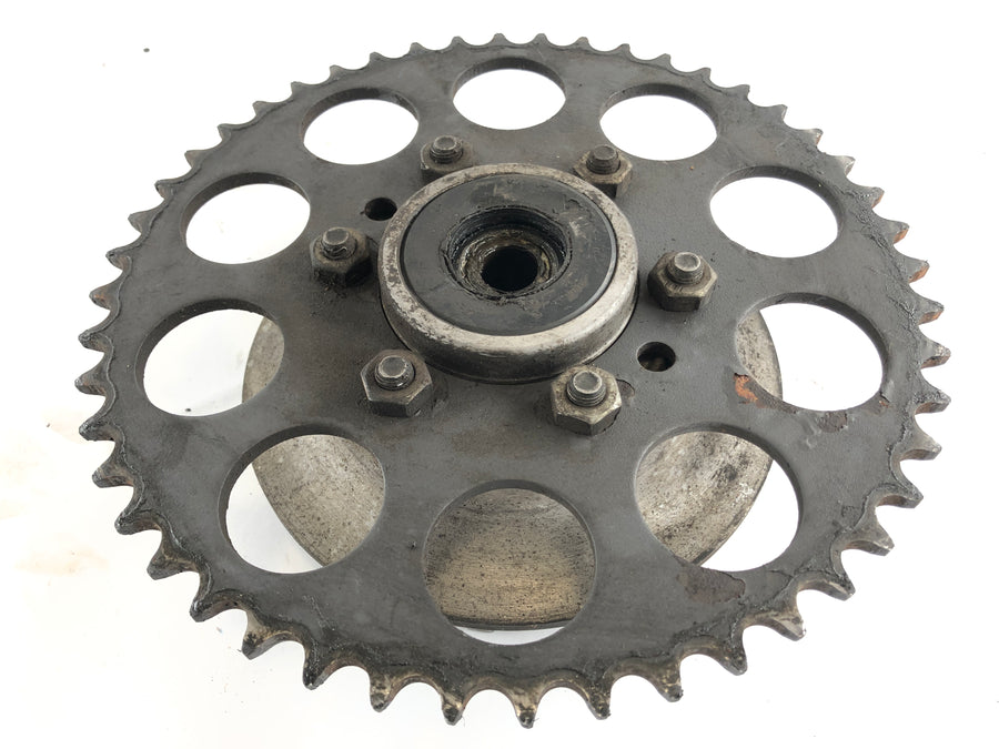 Suzuki DR 750 S SR41B [1988] - Sprocket carrier with sprocket
