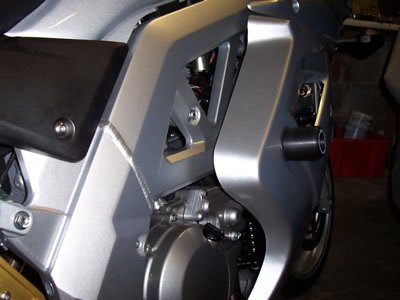 Suzuki SV 650 S [2003-2012] - Aero crash protectors (swingarm bearing) Black Suzuki SV650 Full Faired