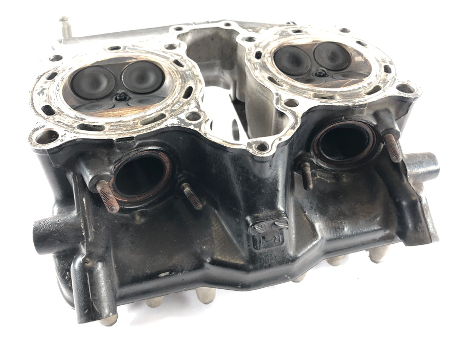 Honda VFR 750 F RC24 [1988] - Cylinder head