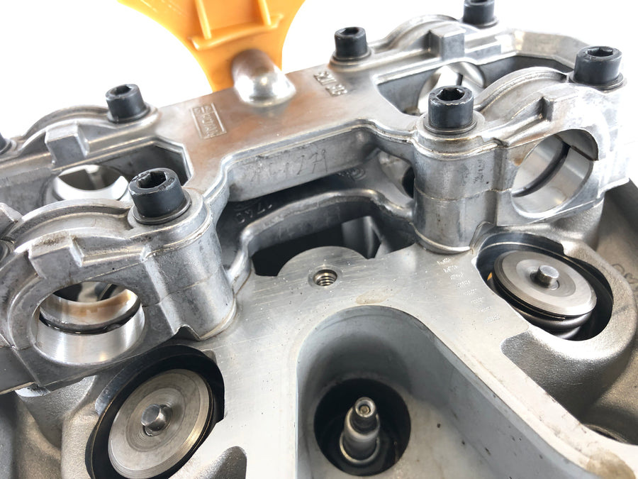 BMW F 650 CS Scarver [2001] - Cylinder head