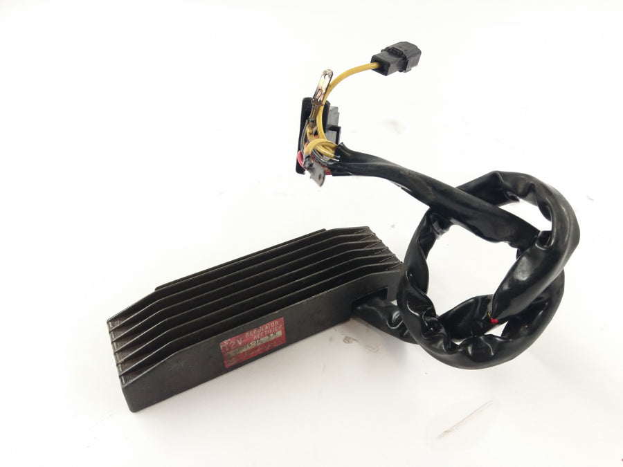 Suzuki Intruder VS 700 VP51A [1986] - Regulator