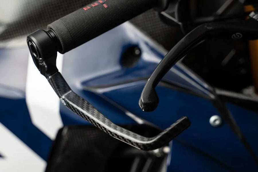 honda cb 600 f hornet [GILLES TOOLING] – carbon brake lever protection