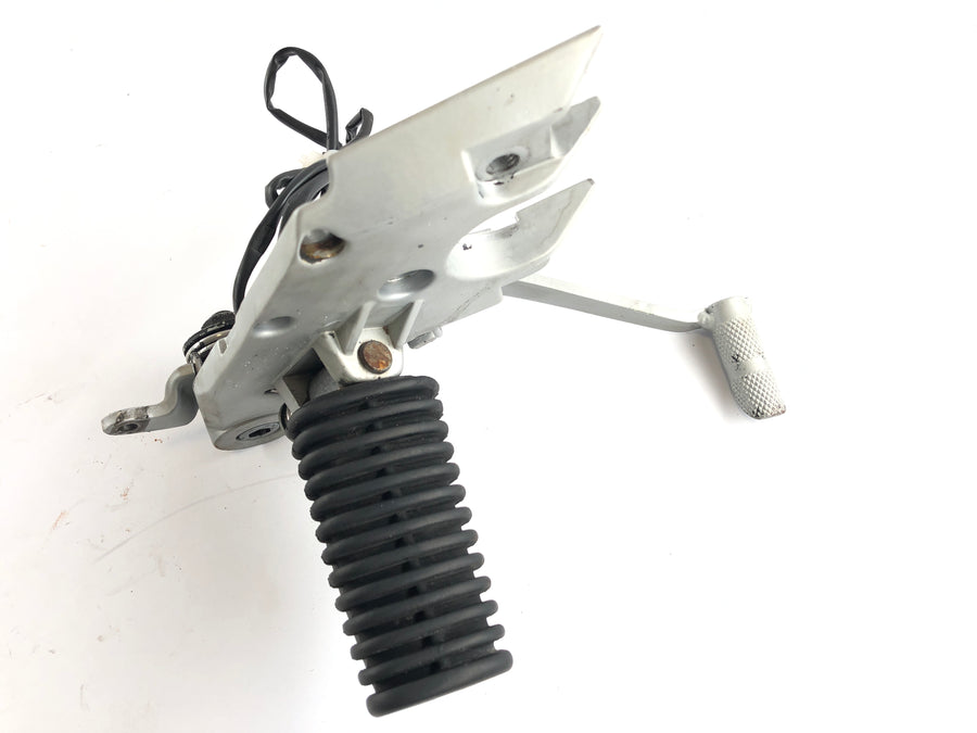 BMW R 1100 R Type 259 [1999] - Driver's footrest right with brake pedal