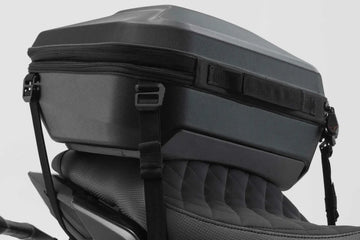 aprilia smv 1200 dorsoduro [SW-MOTECH] – Urban ABS top case tension strap variant with floor insert