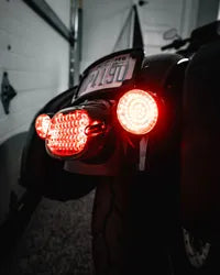 Harley Davidson Softail [CUSTOM DYNAMICS] – Flache LED-Rückleuchte