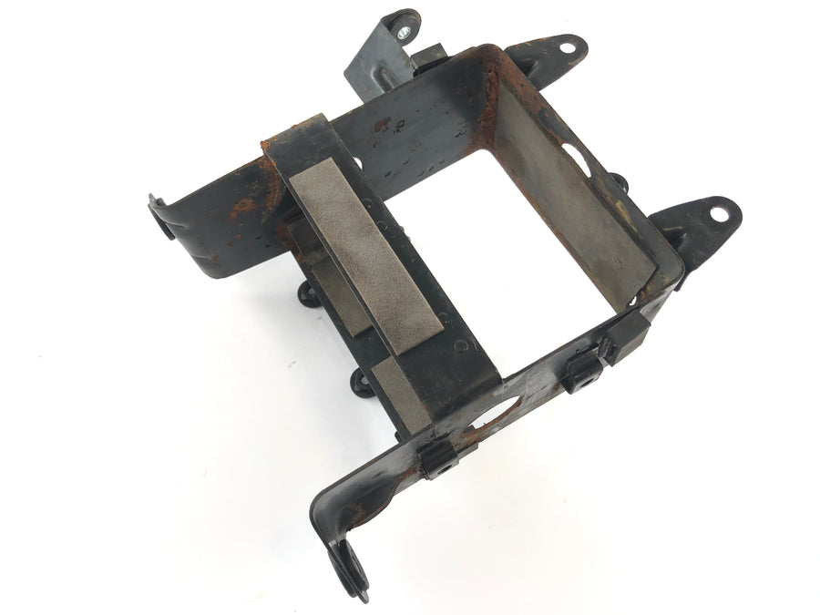 Suzuki DR 750 S SR41B [1988] - Battery box battery compartment