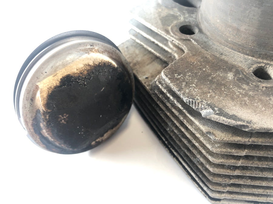 Moto Guzzi Le Mans 1000 VV [1988] - Cylinder with piston right and left