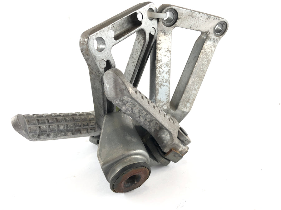 Kawasaki ZX9-R ZX900B [1996] - Passenger footrests and holders