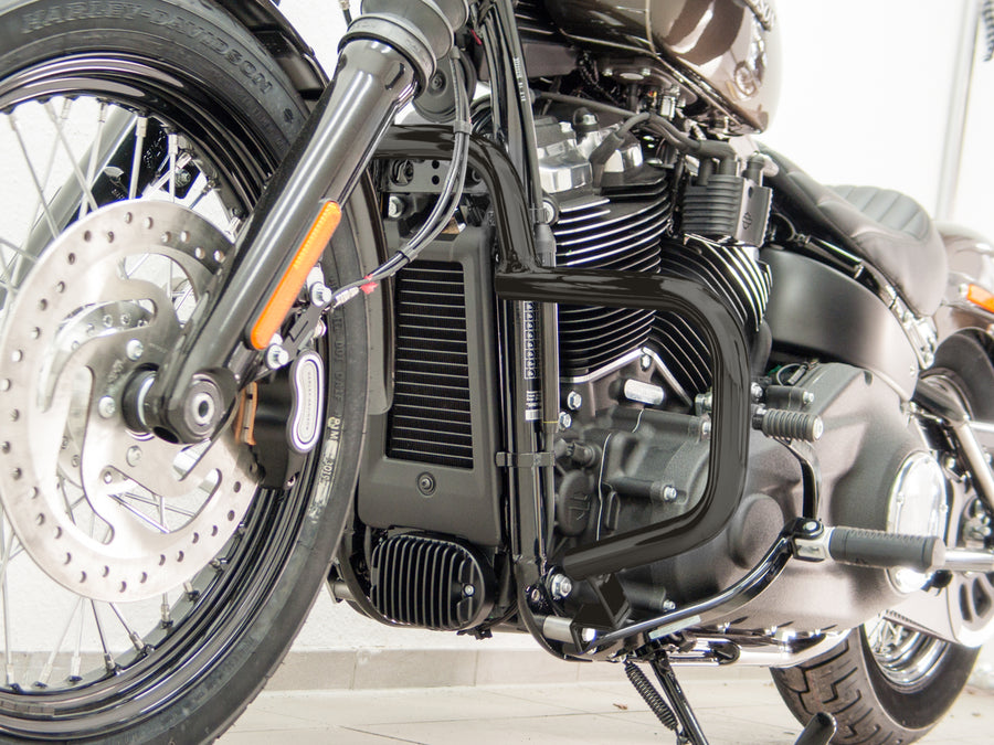 Harley Davidson Softail (Milwaukee -Eight 107/114) [2018] - protective bar, made of 32 mm pipe, flat shape, black