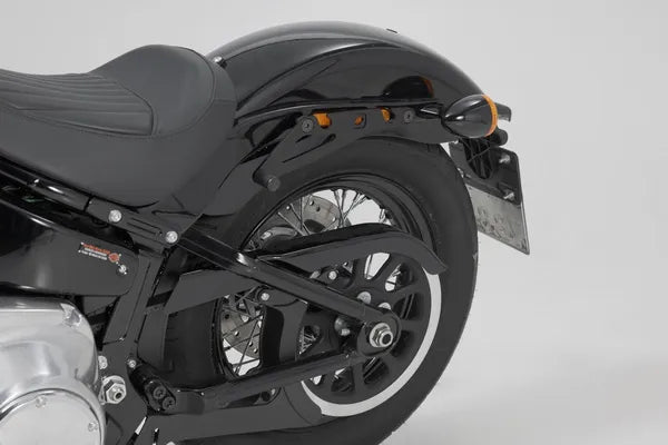 Harley-Davidson Softail Slim [2018] – SLH Seitenträger links
