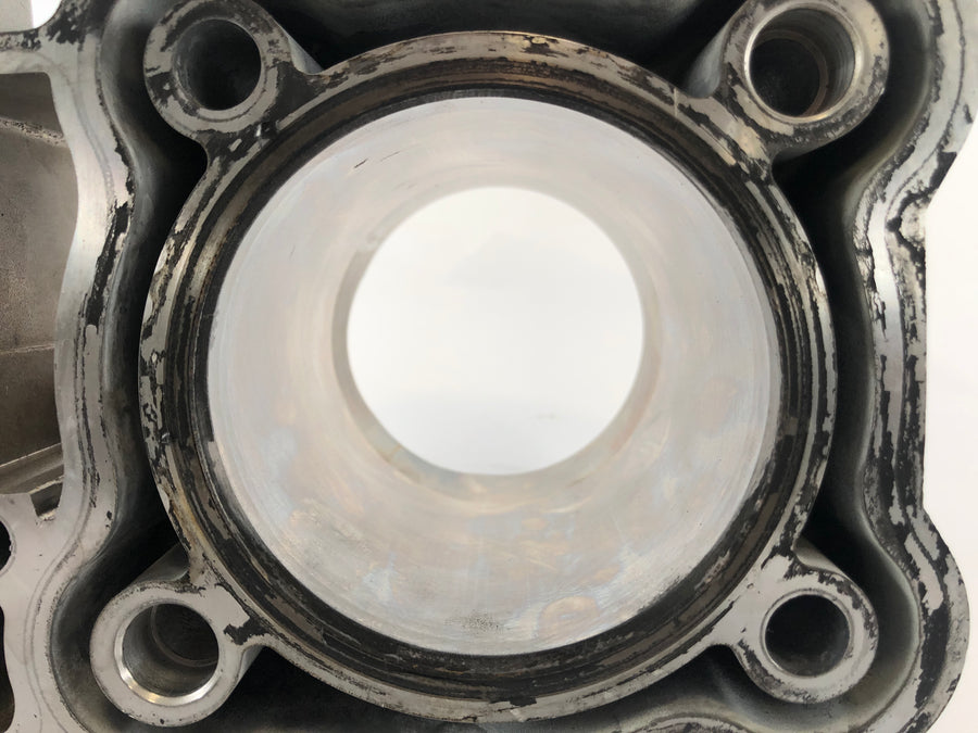 Honda XRV 750 Africa Twin RD04 [1993] - Cylinder with piston cylinder front