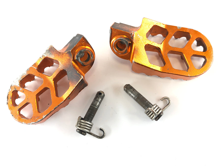 KTM 520 EXC [2001] - Driver footrests right and left