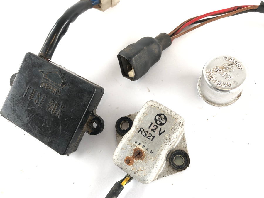 Honda CJ 360 T [1980] - Electronics bundle fuse box
