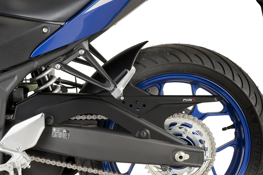 YAMAHA YZF-R3 [2025] - Rear wheel cover | Carbon look | PUIG 8558C