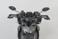 Triumph Daytona 660 [SW-MOTECH] – Hebelschützer mit Windschutz
