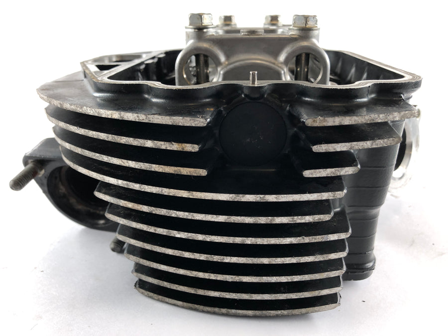 Kawasaki VN 900 Classic [2010] - Cylinder head