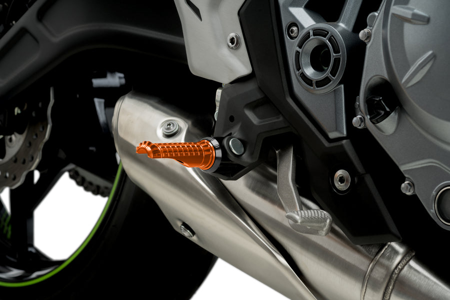 KTM RC 390 [2025] – R-Fighter footrests – titanium