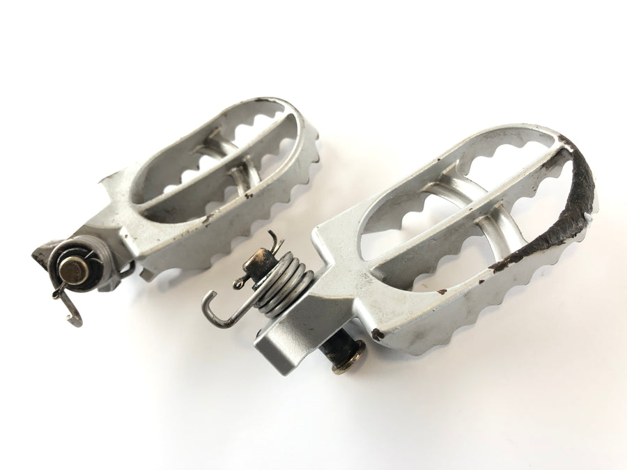 Husqvarna TE 450 SMR [2003] - Driver footrests right and left