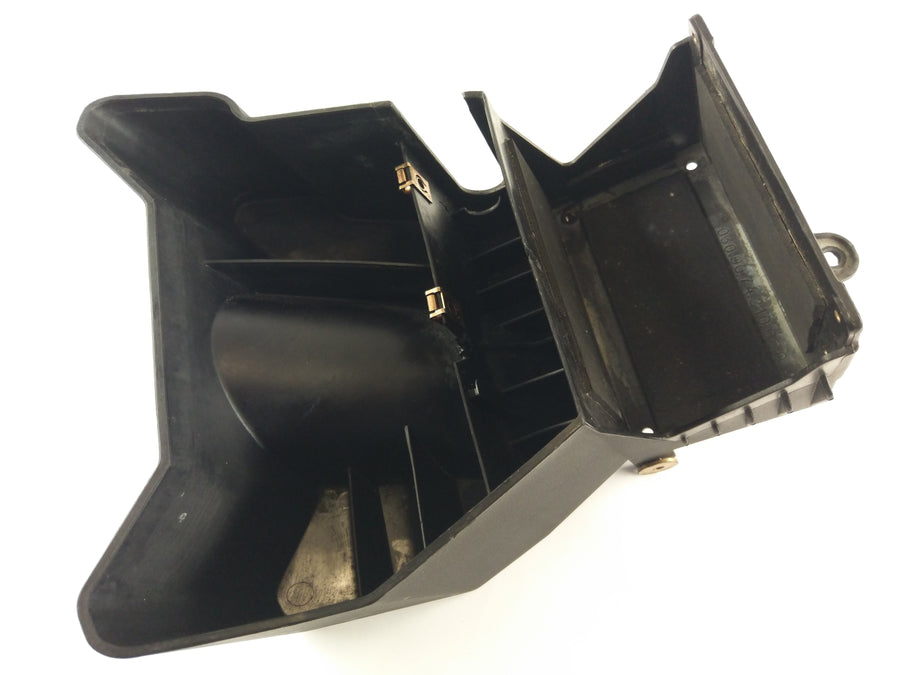 Benelli TNT 1130 Sport [2002] - Rear lower part battery box