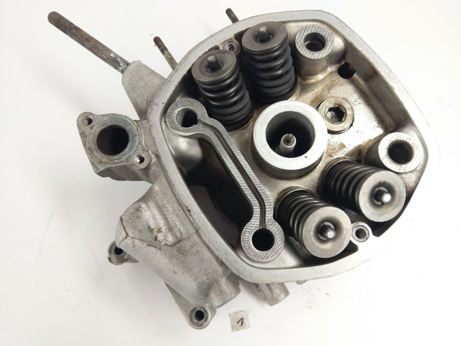 Honda CX 500 E PC06 [1982] - Cylinder head