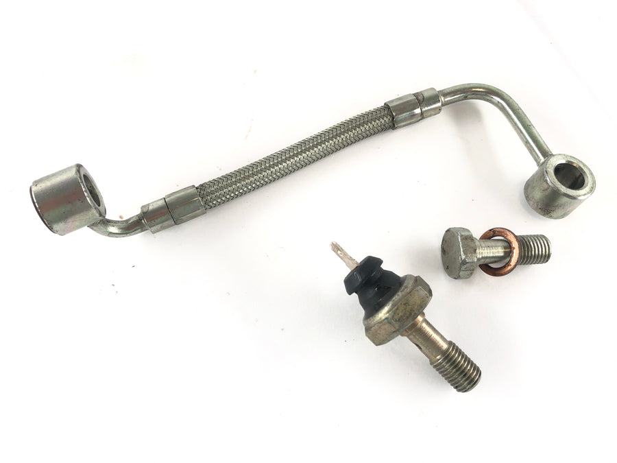 Triumph Sprint 955i RS T695 [2001] - Oil line with sensor