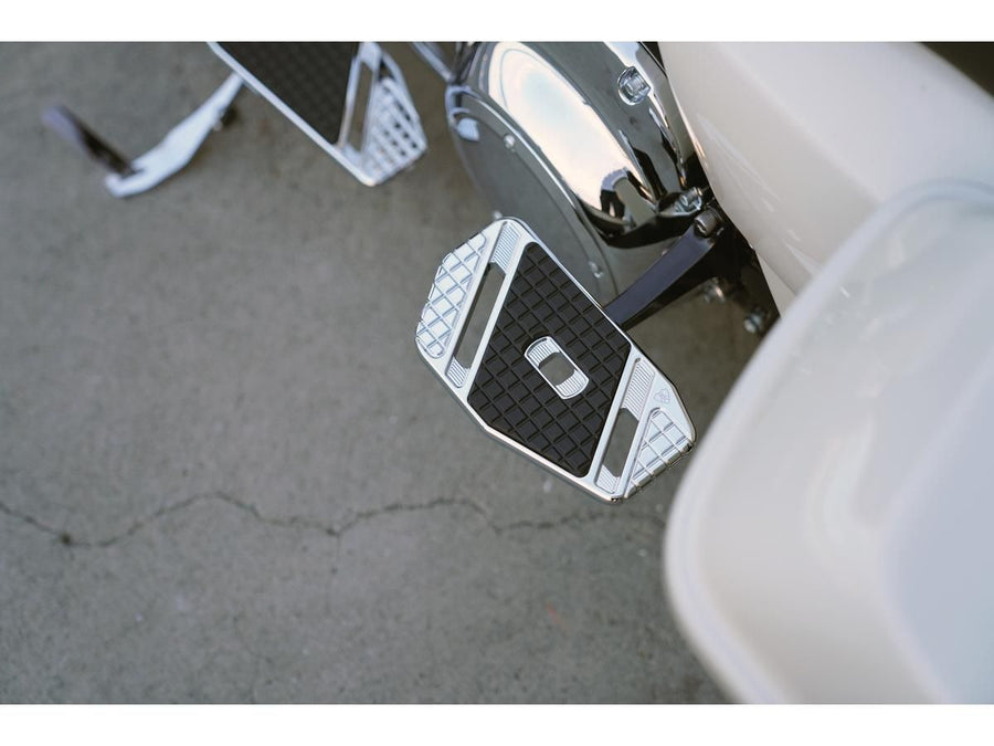 Harley Davidson Touring [1985-2025]-Speedliner passenger treadmear chrome
