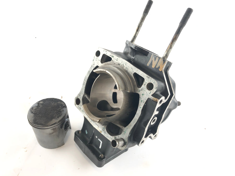 Honda NS 400 R NC19 [1985] - Cylinder left with piston