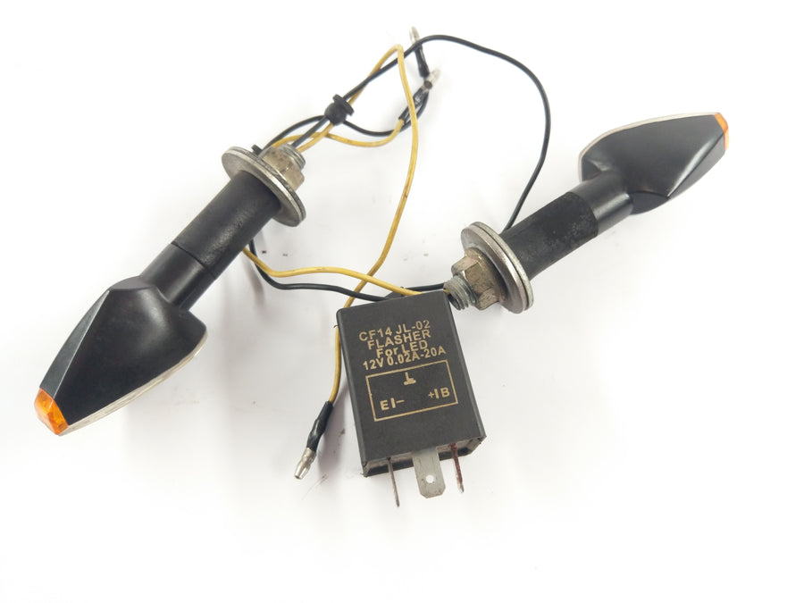 Yamaha XT 350 55V [1987] - LED indicator pair with LED relay