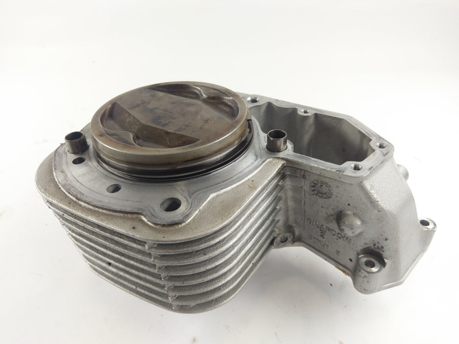BMW R 1150 R R21 [2001] - Cylinder with piston