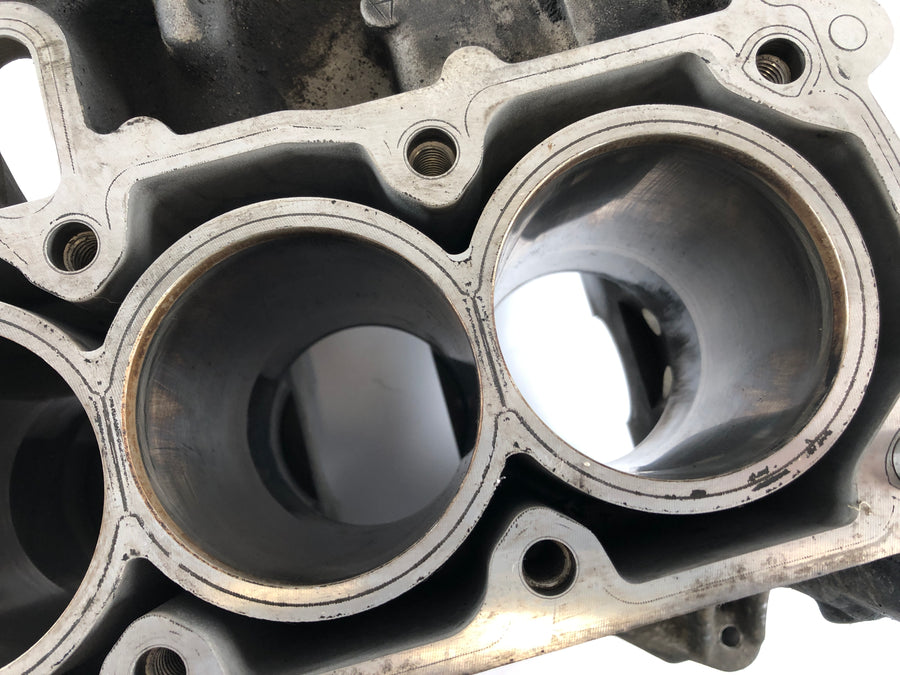 BMW K 1200 RS [2001] - Cylinder with piston engine housing