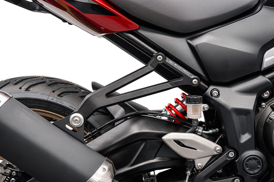 Triumph Trident 800 [2026+] - Auspuffhalter- und Abdeckplatten-Kit