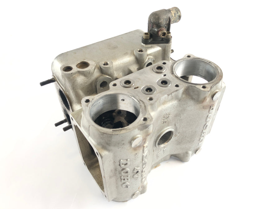 Ducati 888 Strada [1993] - Cylinder head vertical cylinder