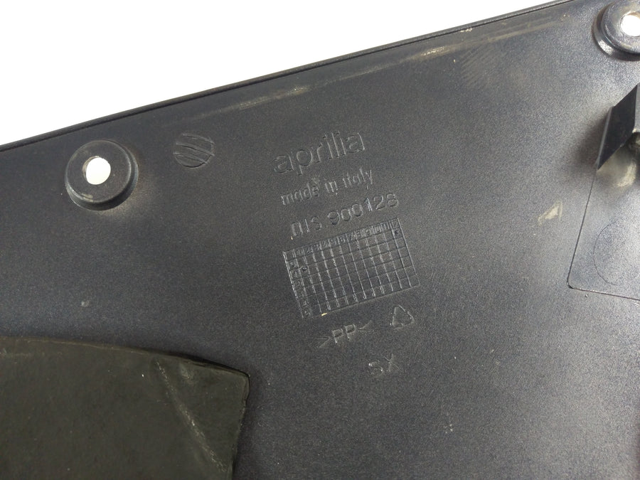 Aprilia RST 1000 Futura [2004] - Side cladding on the left