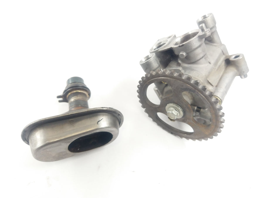 Honda CBR 1000 F SC24 [1991] - Oil pump with oil strainer