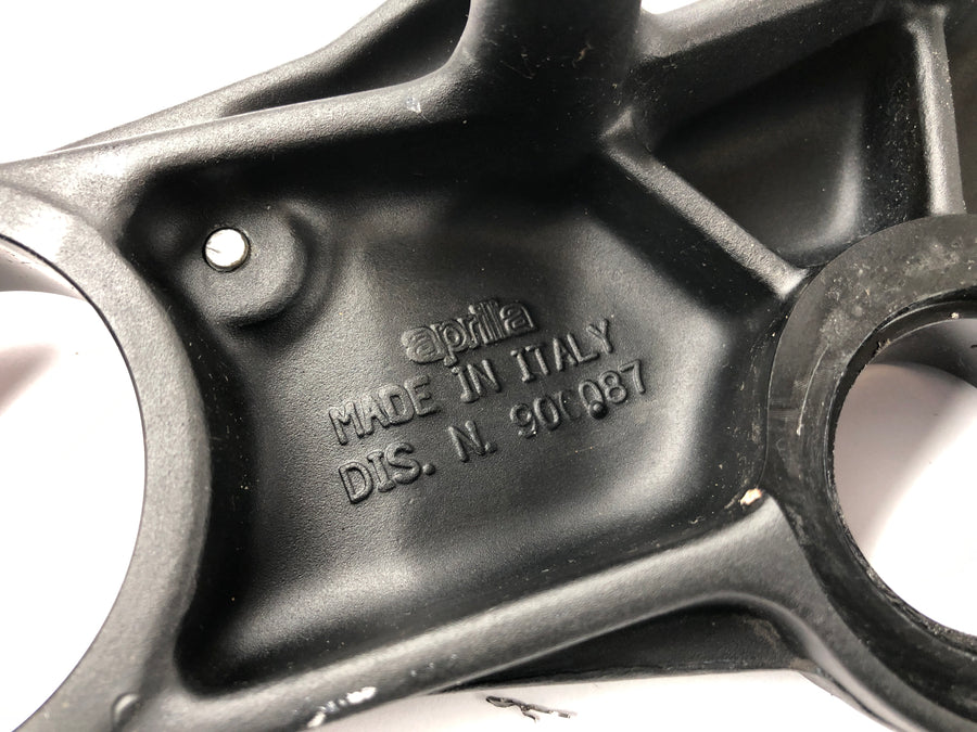 Aprilia RST 1000 Futura [2004] - fork bridge above