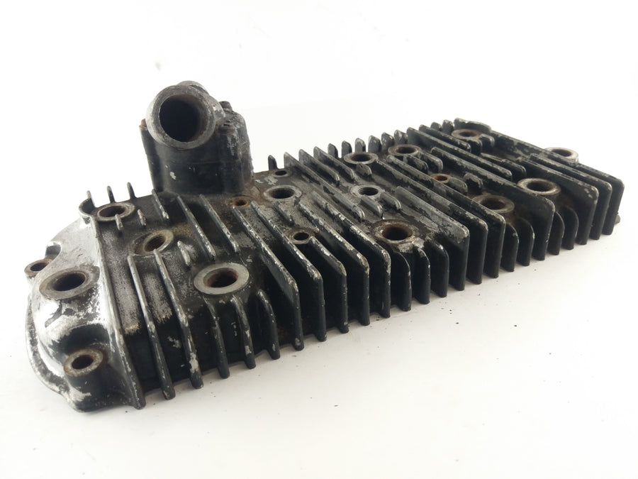 Suzuki GT 750 [1973] - Cylinder head