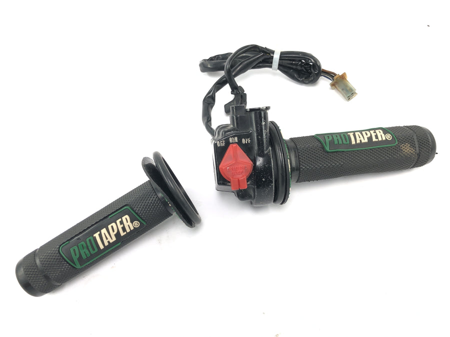 Kawasaki KMX 125 [1996] - throttle grip right throttle twist grip kill switch grip rubbers