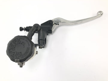 Yamaha YZF R1 RN09 [2002] - Front brake pump master cylinder front brake lever