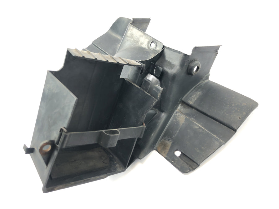 Yamaha XTZ 750 Super Tenere 3LD [1990] - Battery box inner panel rear fender