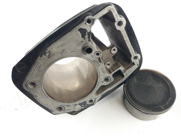 Suzuki Intruder 1500 VL [2000] - Cylinder with piston