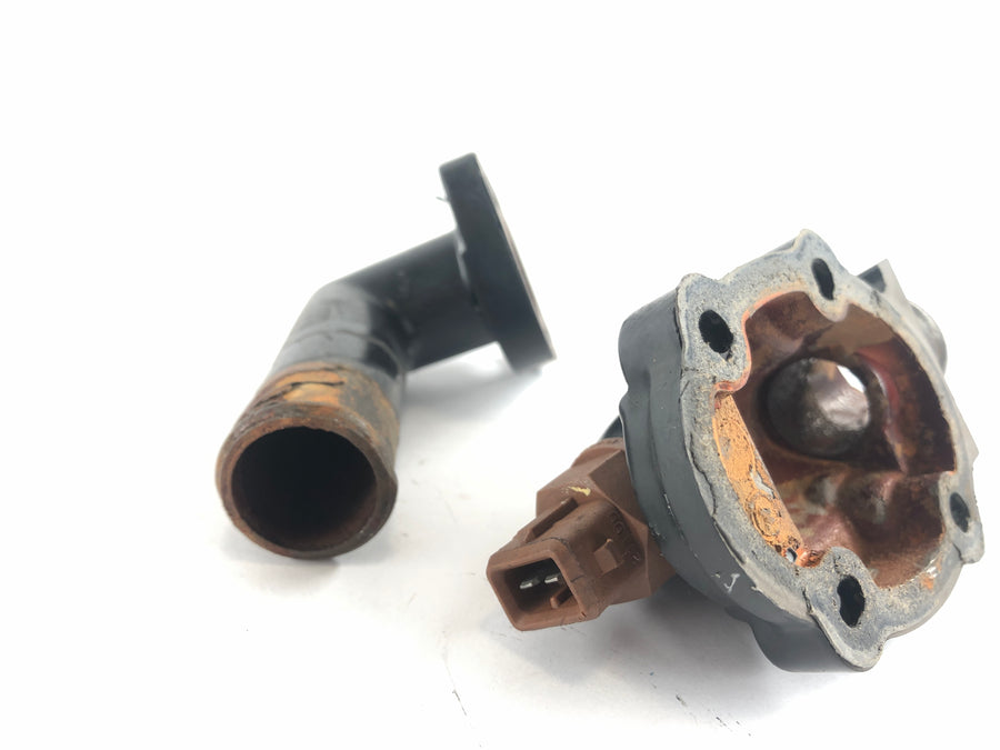 Triumph Sprint 955i RS T695 [2001] - Water pipe fitting with sensor