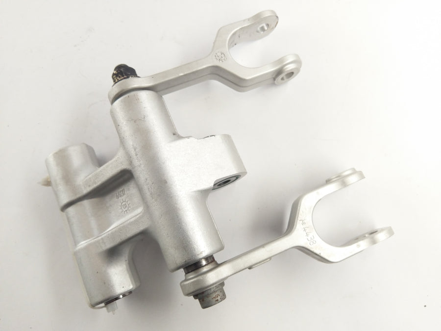 Triumph Daytona 955i T595N [2002] - rocker arm shock absorber bone