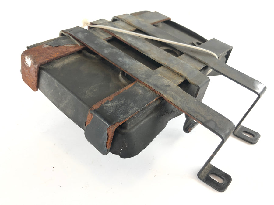 Moto Guzzi V11 [2001] - Battery compartment with rubber pad