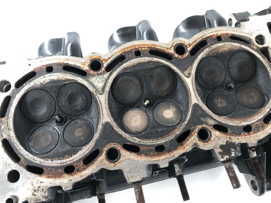 Triumph Tiger 955i 709EN [2001] - Cylinder head