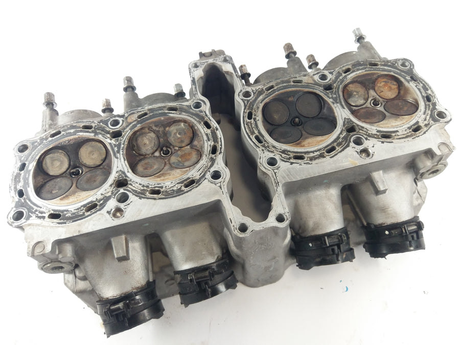 Honda CBR 1000 F SC24 [1991] - Cylinder head