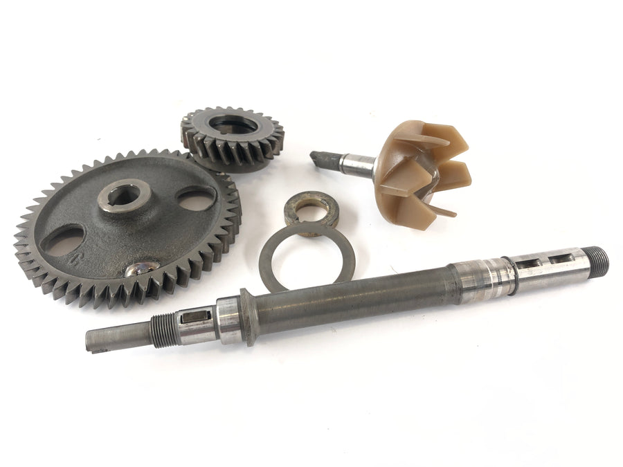Ducati 888 Strada [1993] - Water pump drive with shaft and gears set