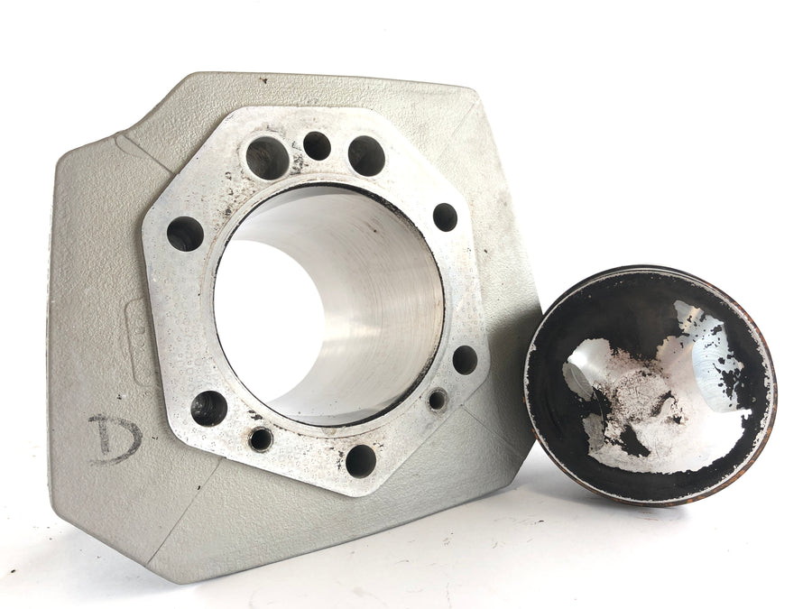 Moto Guzzi V11 [2001] - Cylinder with piston right