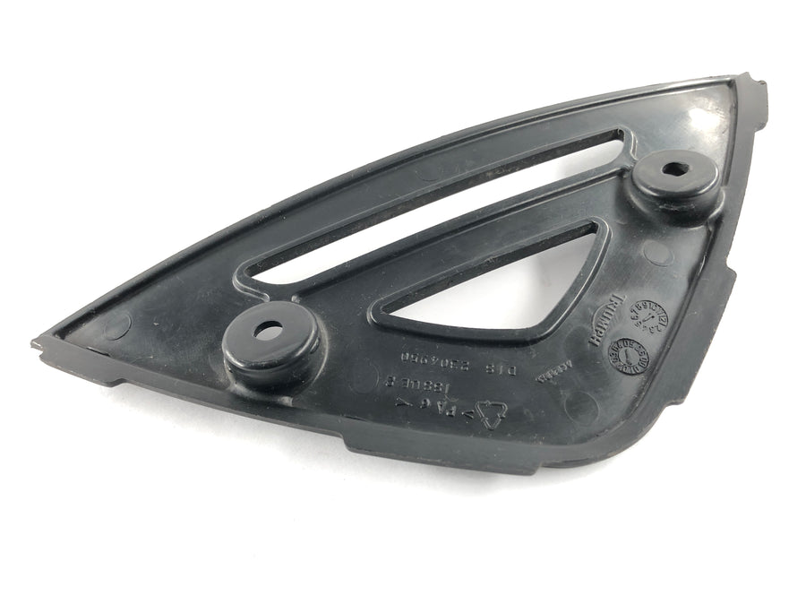 Triumph Daytona 955i T595N [2001] - Fairing keel connecting part