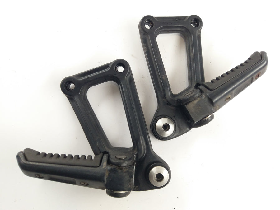 Ducati 750 SS [1994] - Passenger footrests with holder