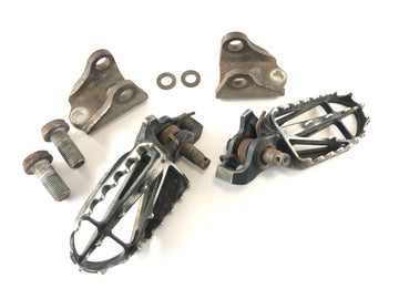 Honda CRF 450 R [2003] - Driver footrests right and left